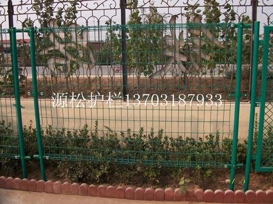 綠化帶護(hù)欄網(wǎng)4